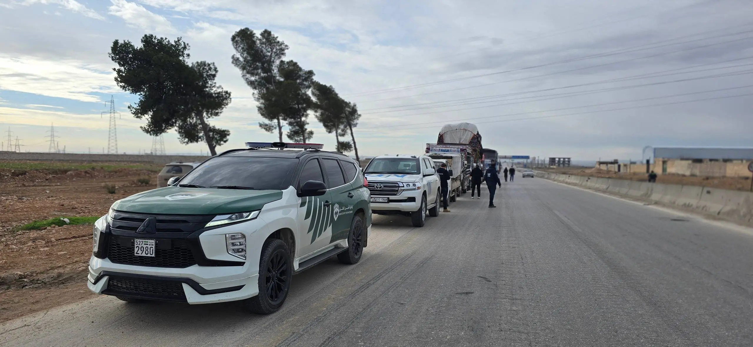 وصول قافلة مساعدات أممية تضم 27 شاحنة إلى مدينة عين العرب بريف حلب الشرقي