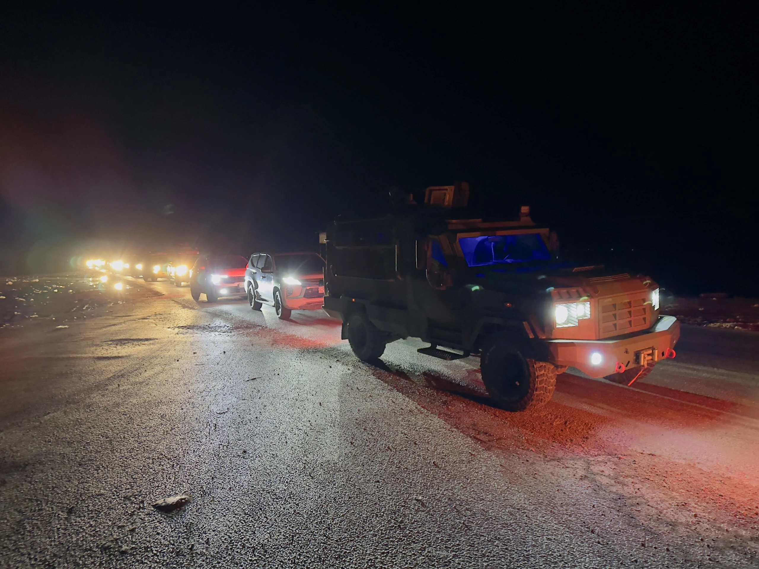 إصابة عنصر أمني إثر إطلاق نار مباشر من مشتبهين بالسرقة في حي السبيل بحمص