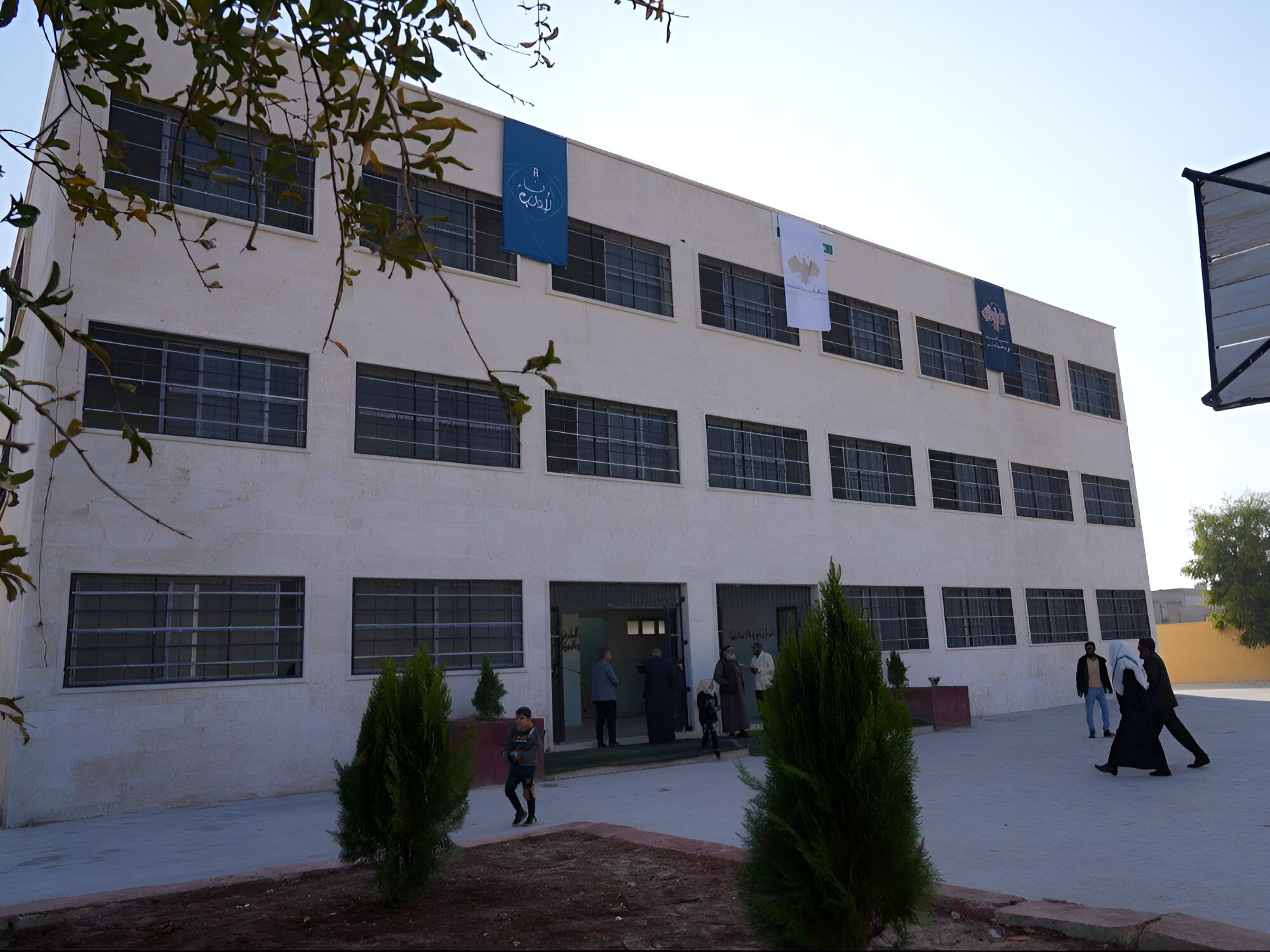 ريف إدلب يشهد افتتاح مدارس جديدة بعد إعادة تأهيل واسعة