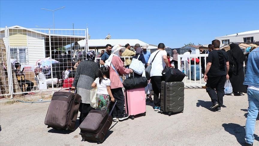 انخفاض عدد السوريين تحت الحماية المؤقتة في تركيا إلى 2.3 مليون