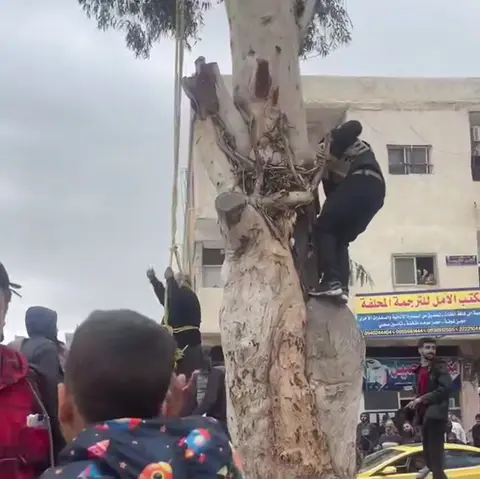 درعا: محاولة انتحار مواطن بعد إزالة محل مخالف.. ومجلس المدينة يوضح التفاصيل