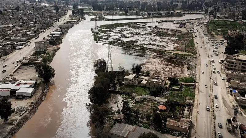 الهلال الأحمر يرسل قافلة مساعدات إنسانية إلى الحسكة لمتضرري السيول
