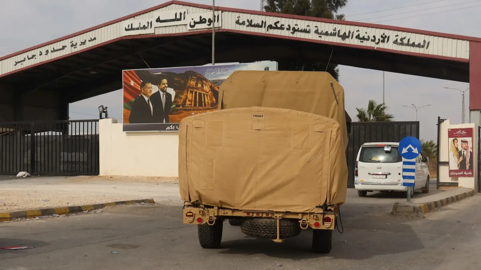 غرفة تجارة دمشق تدعو لمعالجة عاجلة لتكدس البضائع على الحدود السورية – الأردنية