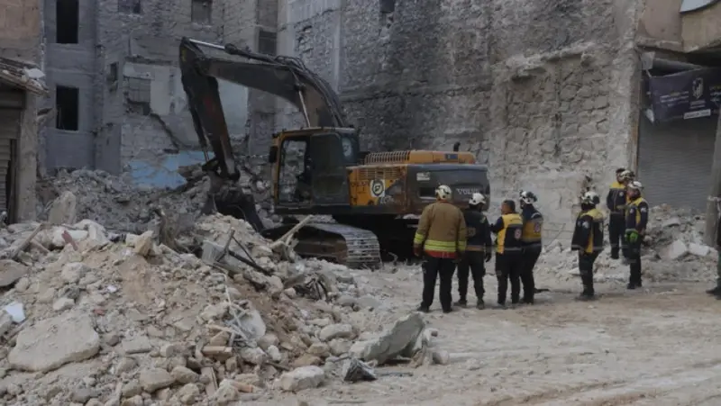 محافظ حلب يدعو لإخلاء المباني الآيلة للسقوط بعد ارتفاع ضحايا انهيار الأشرفية إلى 8 أشخاص