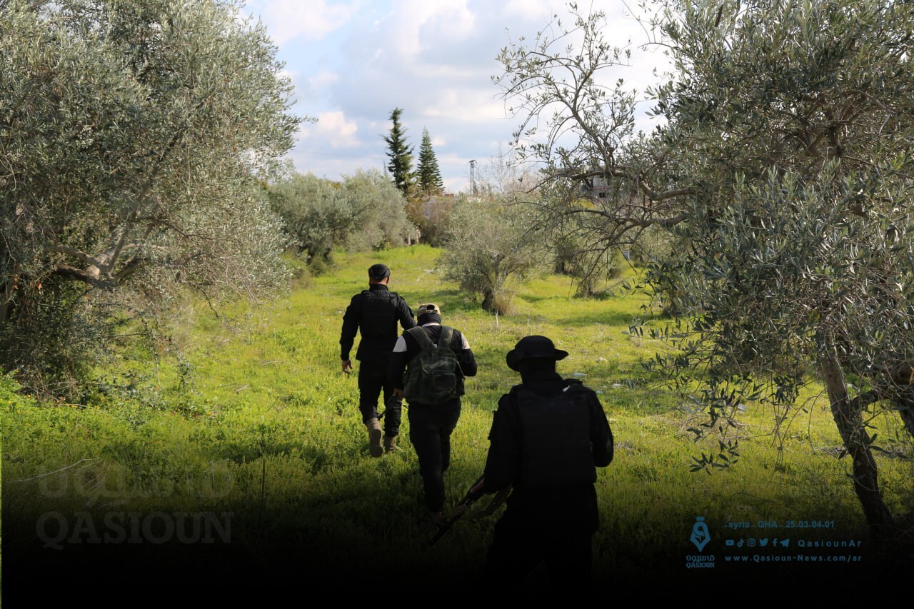 قوى الأمن الداخلي بدير الزور تنجح في اعتقال ثلاثة متهمين بجرائم قتل وترويج مخدرات