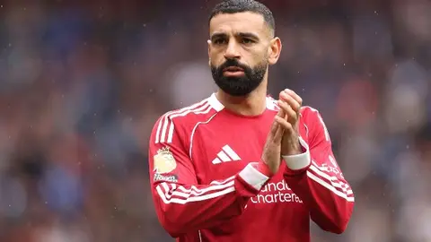 ستيفن وارنوك يشبه رحيل محمد صلاح عن ليفربول برحيل كلوب ويصفه بالمثير