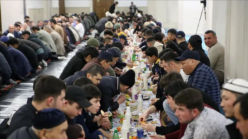 حزب العدالة والتنمية التركي يواصل تنظيم موائد إفطار جماعية في سوريا خلال رمضان