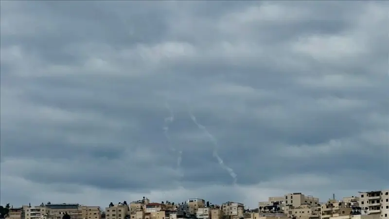 دول عدة تعلن تعليق الدراسة وإلغاء فعاليات رياضية جراء التصعيد العسكري