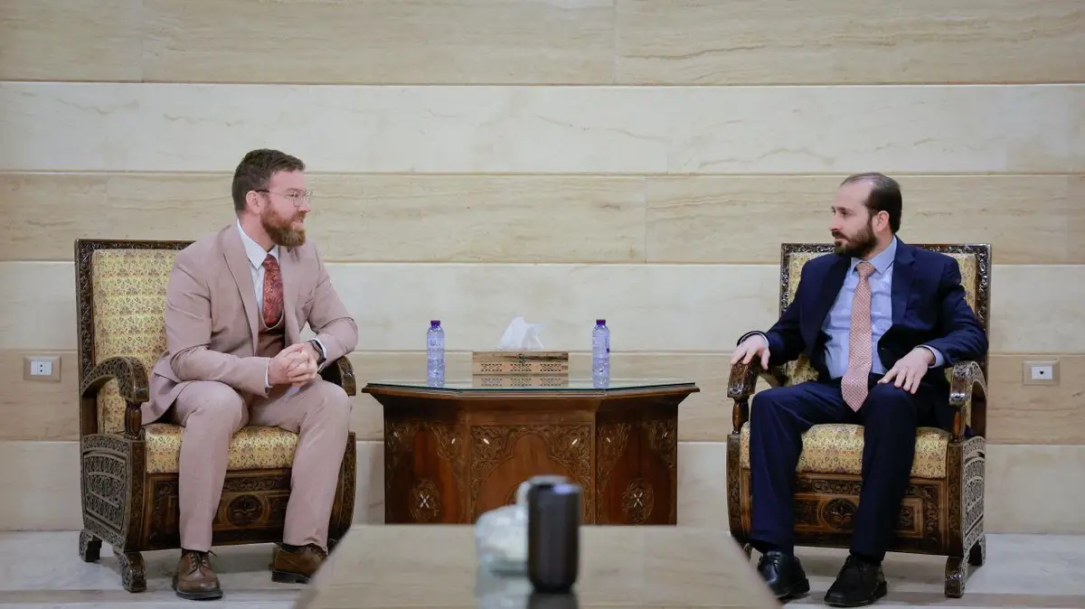 وزارة الخارجية السورية تبحث تعزيز العلاقات القنصلية مع المجر