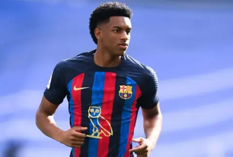 برشلونة يعلن جاهزية بالدي وكوندي قبل مواجهة أتلتيكو مدريد في الدوري الإسباني