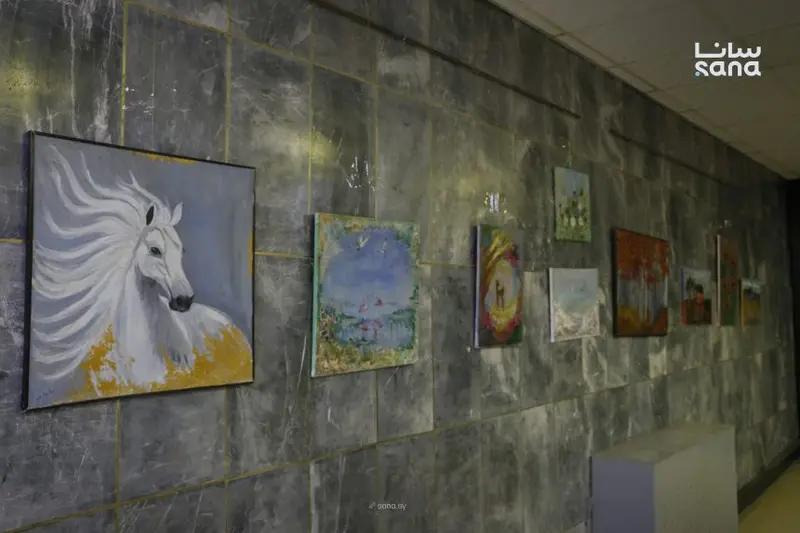 افتتاح معرض الفنانة التشكيلية سحاب أبازيد في درعا تحت عنوان «نبض المكان واللون»