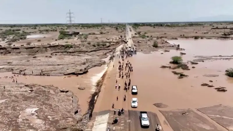الأمطار والسيول تعطل الجسر العائم في معبر سيمالكا بين الحسكة وكردستان العراق