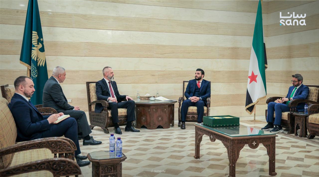 سوريا وبيلاروسيا تبحثان تعزيز العلاقات الثنائية بعد إعادة افتتاح السفارة