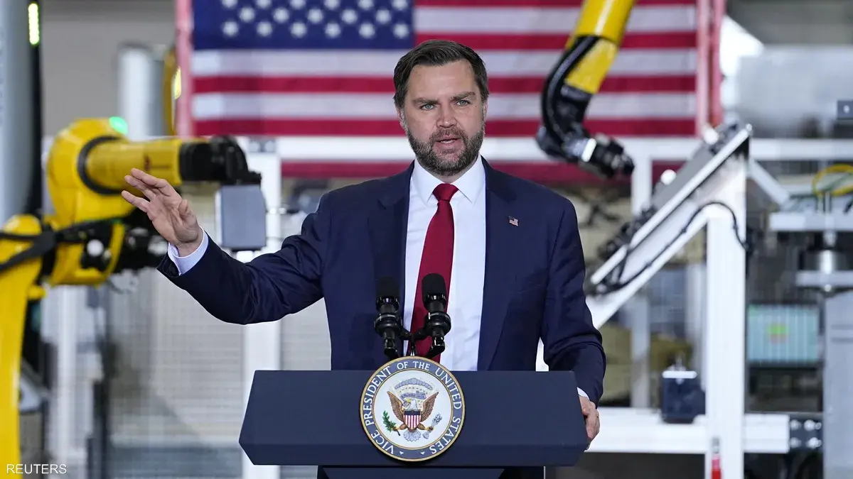 فانس: خيار الضربات العسكرية ضد إيران لا يزال تحت النظر