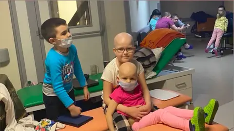 غاليري آرت هاوس يحتضن معرضاً فنياً إنسانياً لدعم أطفال السرطان