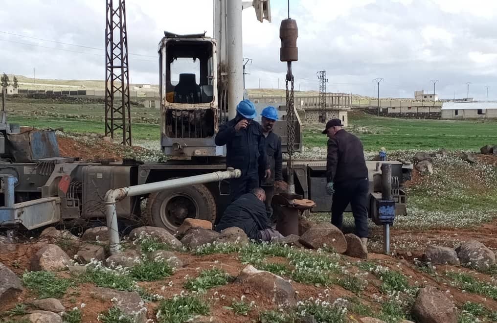 تعطل مياه الشرب في عدة مناطق بدرعا بعد تفجير برج كهربائي وإعادة الخدمة عقب الإصلاح