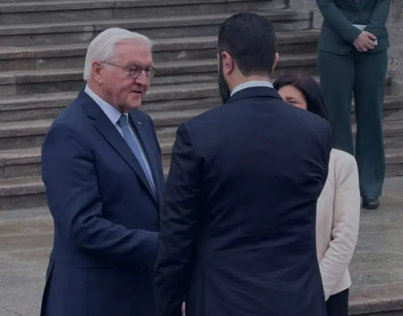 الرئيس أحمد الشرع يصل إلى قصر الرئاسة في برلين ضمن زيارة رسمية