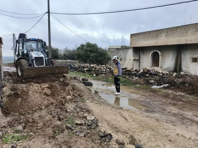 الدفاع المدني السوري يواصل جهوده لمواجهة تداعيات المنخفضات الجوية في المحافظات المختلفة