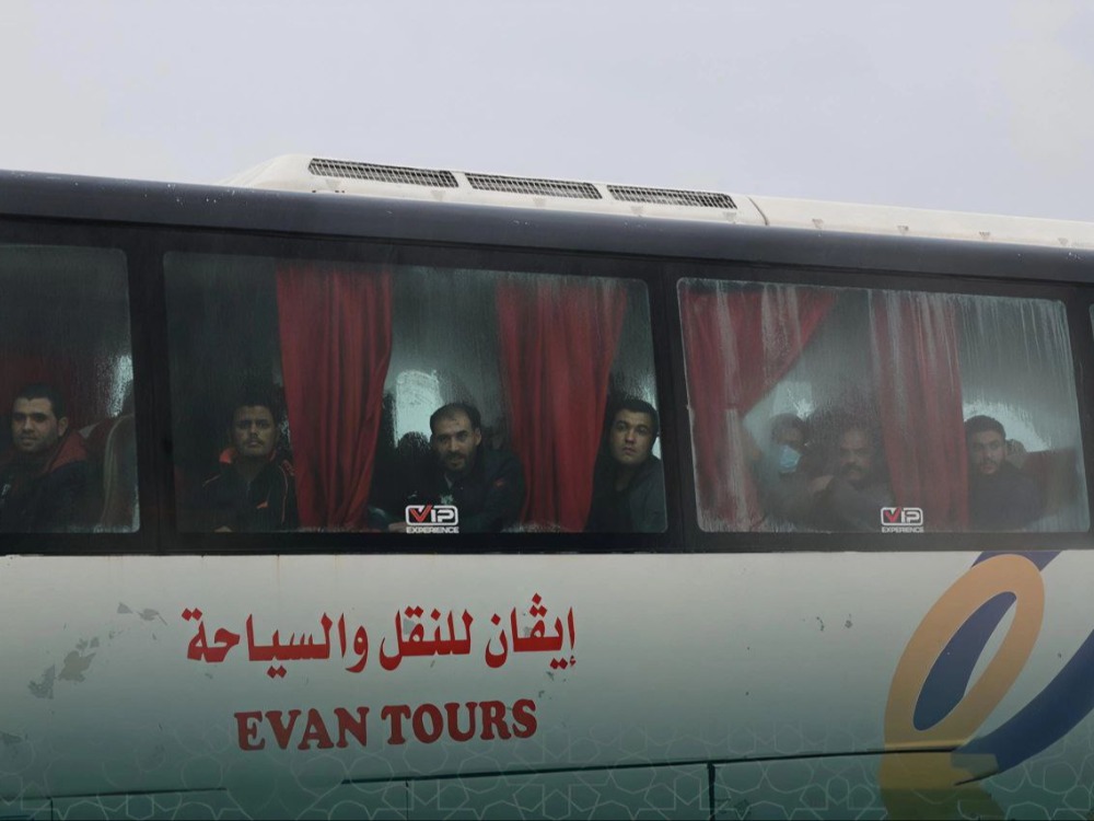 سوريا تعلن الإفراج عن الدفعة الرابعة من معتقلي سجون قسد في الحسكة