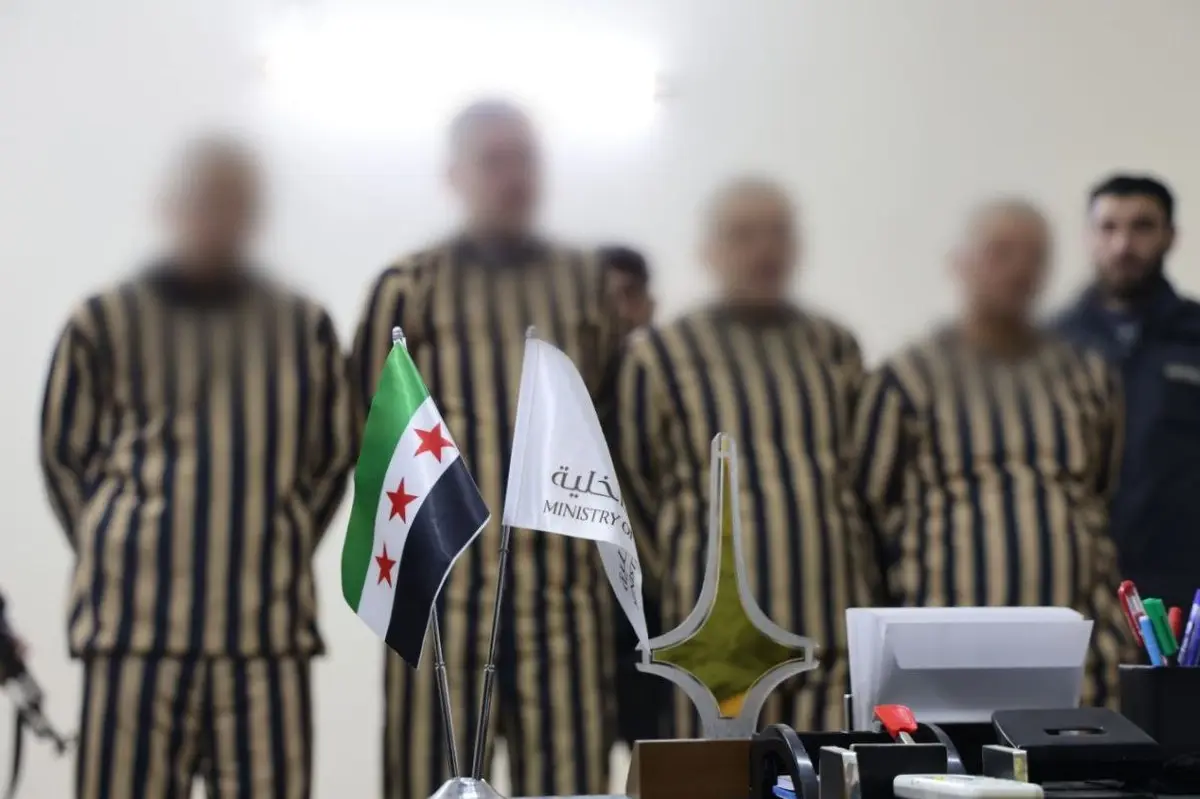 السلطات الأمنية في حمص تفكك عصابة سرقة مركبات وتضبط أربع سيارات مسروقة