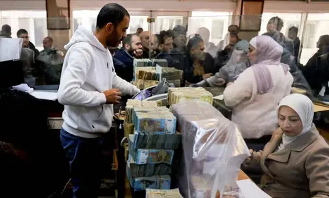 وزير المالية السوري يكشف آليات إعادة صرف رواتب المتقاعدين المتوقفة