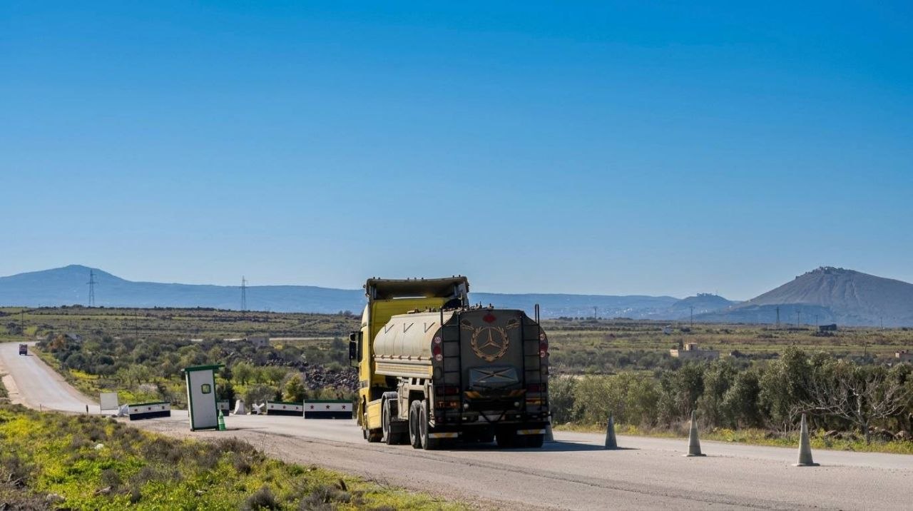 محافظ السويداء يوجه بتأمين دعم إضافي من المحروقات لضمان استمرارية الخدمات